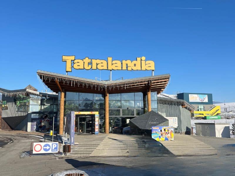 Aquapark Tatralandia v docházkové vzdálenosti od apartmánového resortu Maladinovo – ideální místo pro rodiny, vodní radovánky i relax po dni na horách.