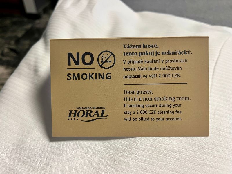Označení nekuřáckého pokoje v Hotelu Horal v Rožnově pod Radhoštěm