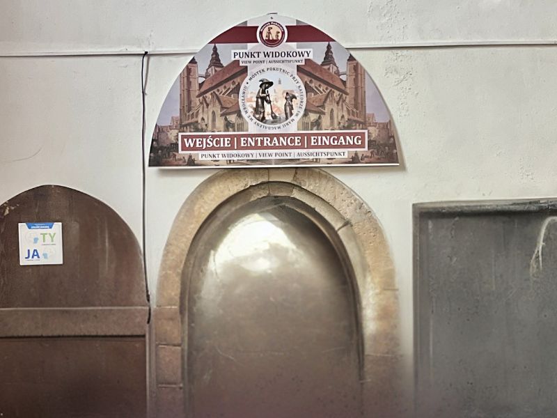Vstup k vyhlídce v kostele sv. Máří Magdalény ve Wroclawi